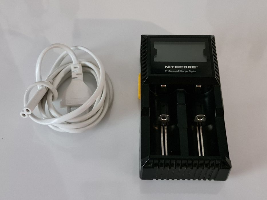 Ładowarka Nitecore D2