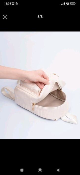 Mochila branca pequena