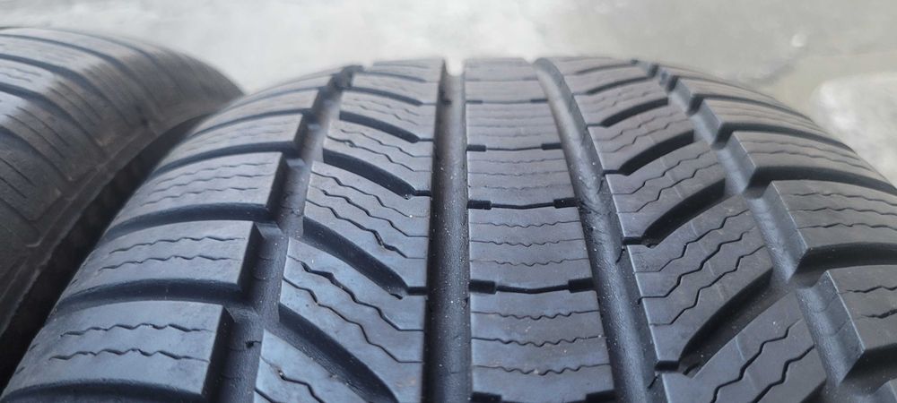 235 / 60 R  18   Continental/  Komplet / Zima