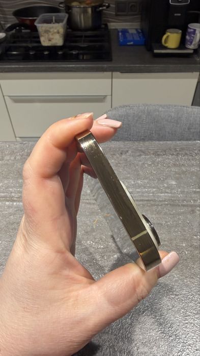 Продам iphone 14 pro заблокований