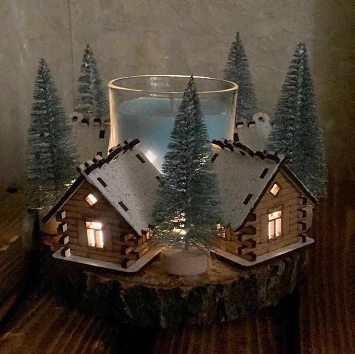 Підсвічник зі свічкою, Різдвяне село у лісі, будиночки під ялинками