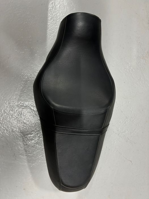 Harley Davidson Sportster 883, 1200 assentos bancos solo duplos