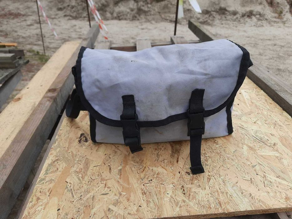 Pozioma taśma kotwicząca, linka dekarska