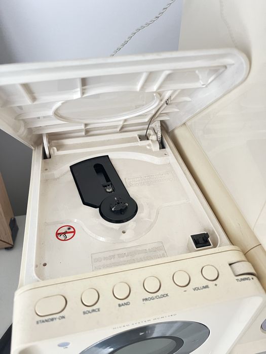 Aparelhagem com cd, radio e leitor Mp3 com comando