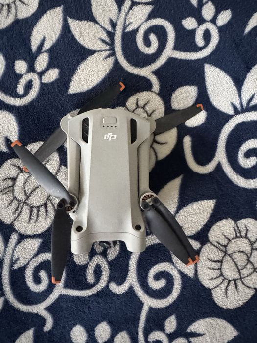 Drone dji mini 3508379430483415043