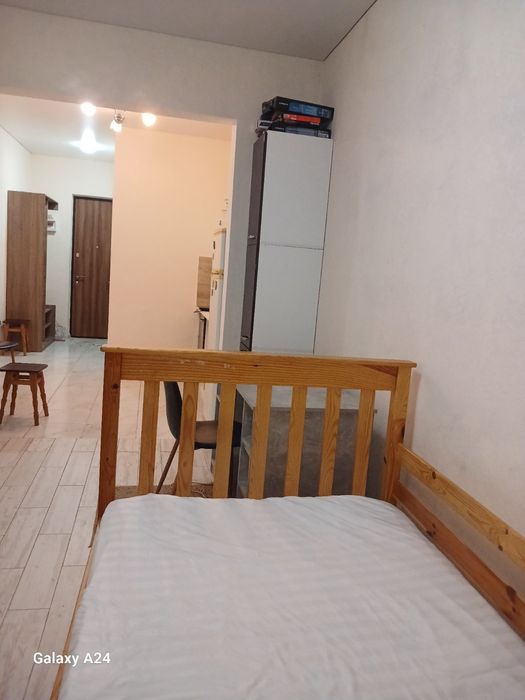 Сдам студию  большую на Боровского ЖК Золотые столбы,свет есть всегда