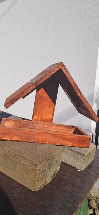 Karmniki dla ptaków drewniane na zamówienie