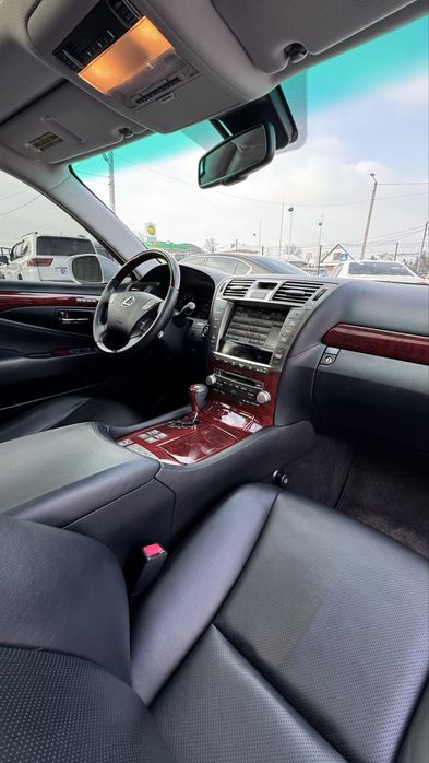 ОДИН ВЛАСНИК НЕФАРБОВАНИЙ Lexus Лексус LS 460 2010р 4,6 газ/бенз 8АКПП