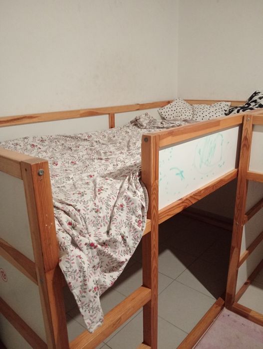 2 Camas de corpo e meio para crianças