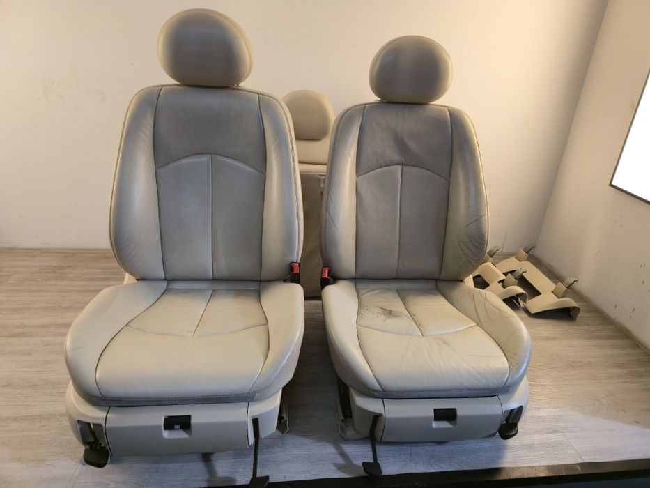 Conjunto de bancos e forras pele Bege Mercedes  E W211