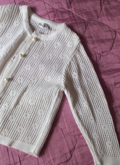 В'язаний кардиганчик на дівчинку