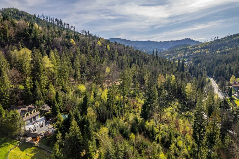 Leśne Zacisze Wisła HOUSE – Dom z Jacuzzi i Bacówką, 10/10 od Gości!