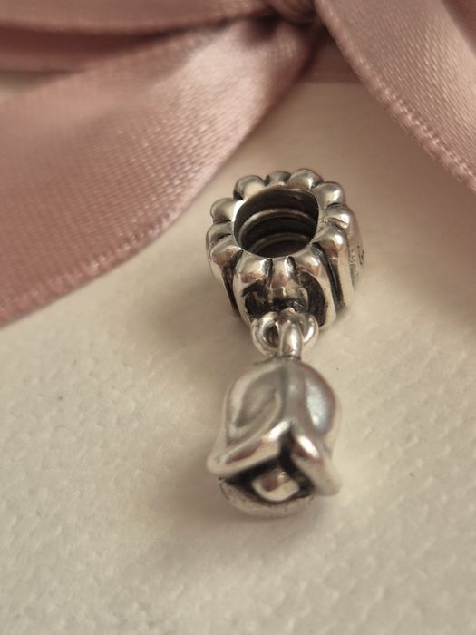 Charms Pandora tulipan