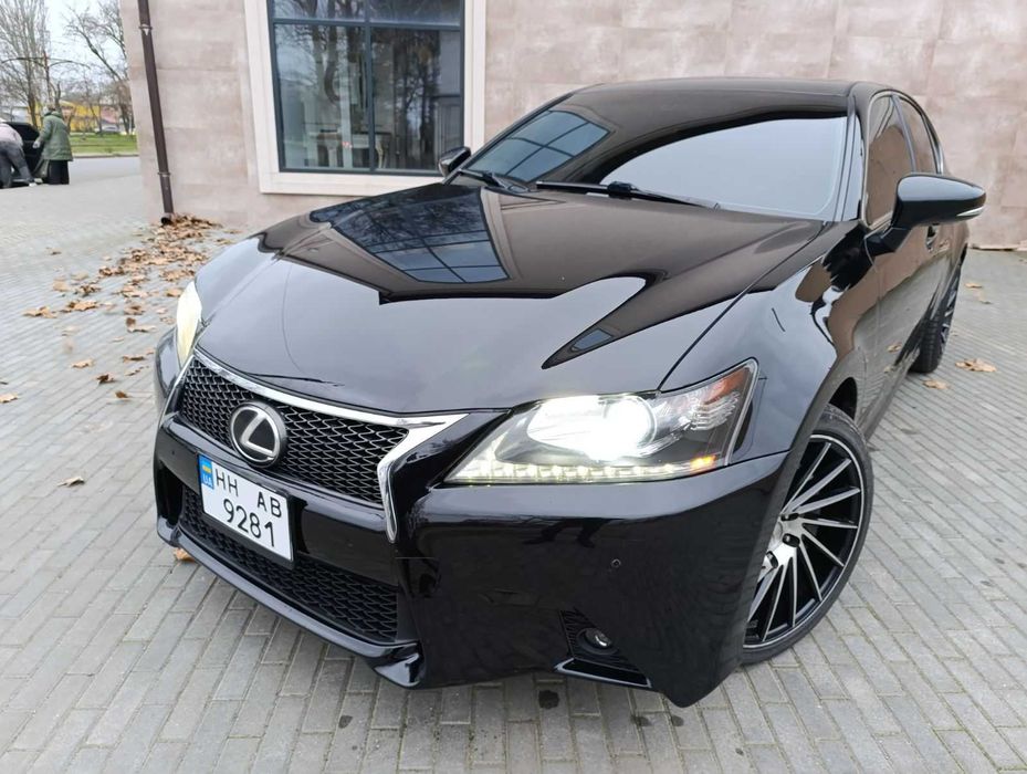 Lexus GS 350 2014 року 3.5 л. /бензин