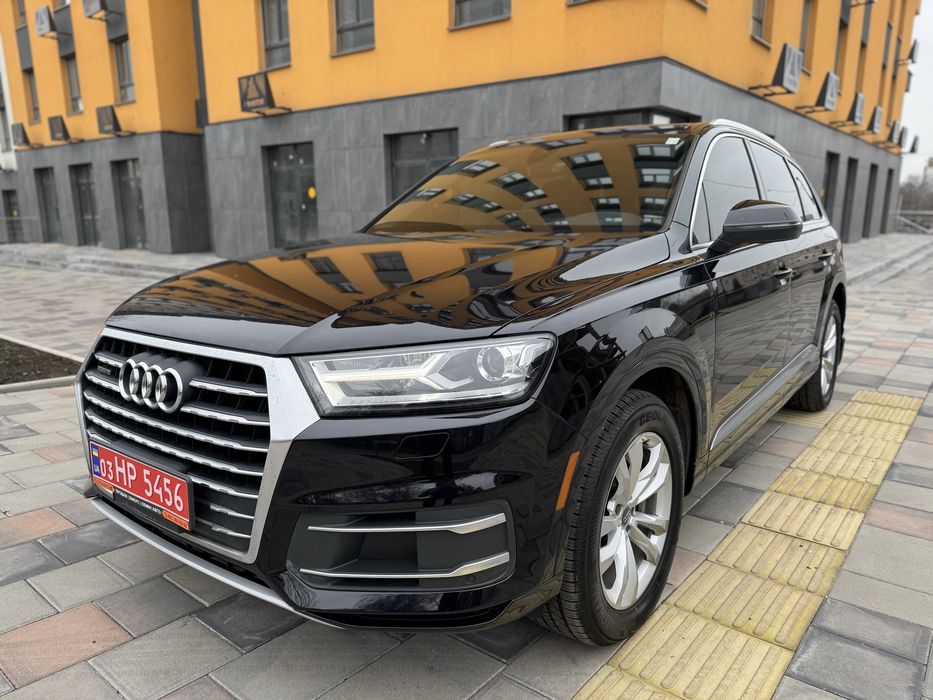 Продам Audi Q7 7 мест