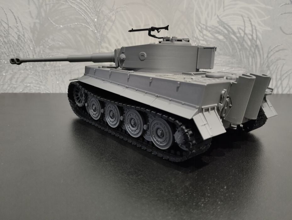 Модель танку Panzerkampfwagen VI Tiger Ausf. E версія 2 у масштабі 1:35.