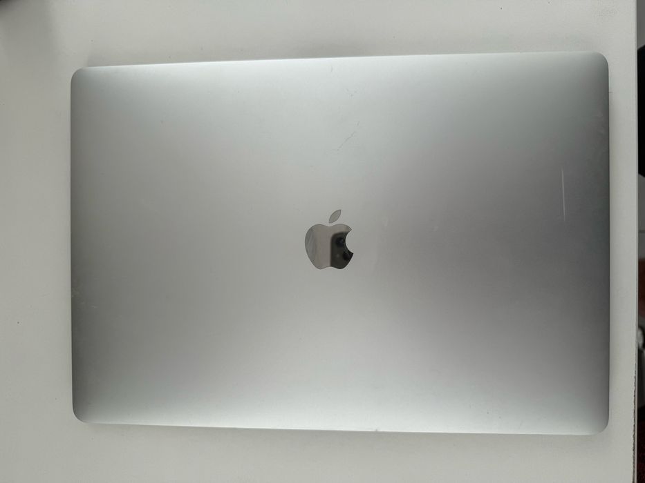 Apple Macbook Pro 15 2019 i7/ 32 / 512