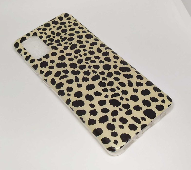 Capa silicone com padrão de Pintas de Chita para iPhone