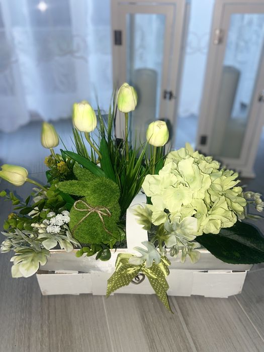 Kompozycja kwiatowa stroik Wielkanoc tulipany silikon wiosenna