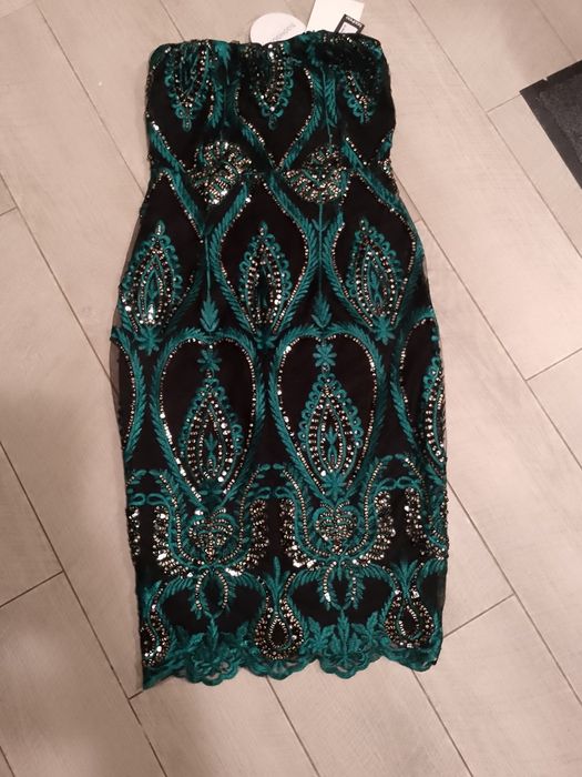 Продам нову вишукану вечірню сукню