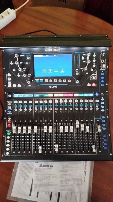 Allen & Heath SQ-5 — Mesa de Mistura Digital