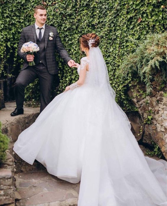 Весільна сукня