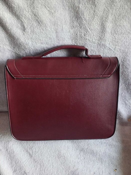 Bordowa torebka a'la teczka
