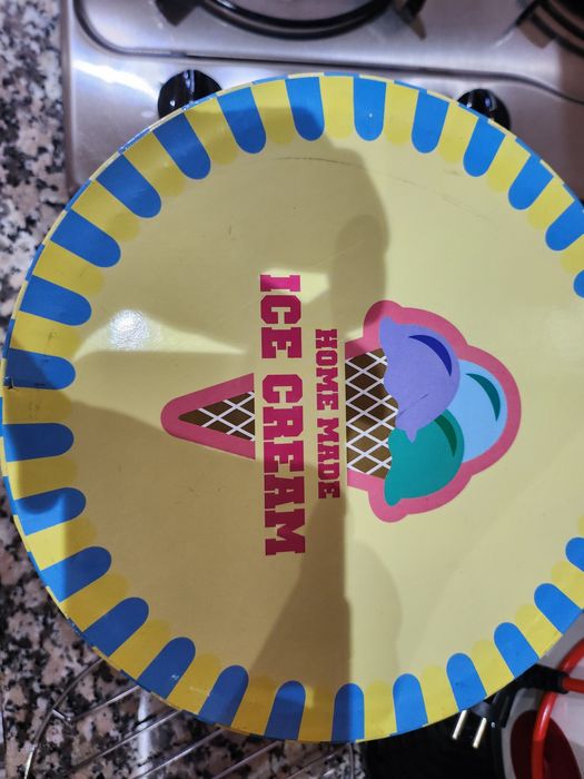 Ice Cream Maker424979599396055043