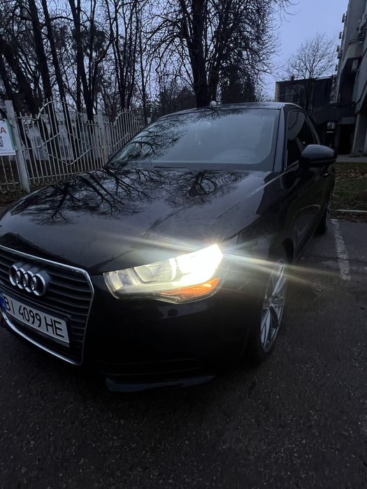 Audi A1 2011 купе 1.2 турбо авто ауді чорна ідеальний стан