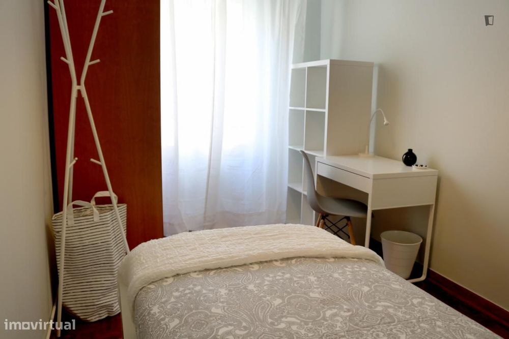 Quarto - localizado em Lumiar Lisbon