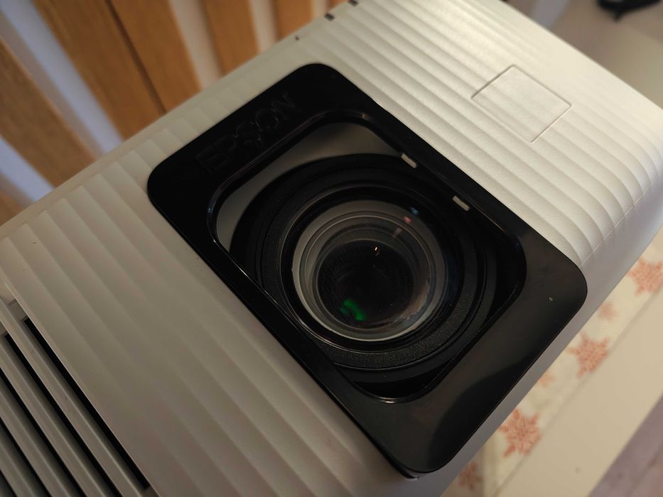 Projektor Epson dla graczy , kino domowe  tw6150 4k HDR