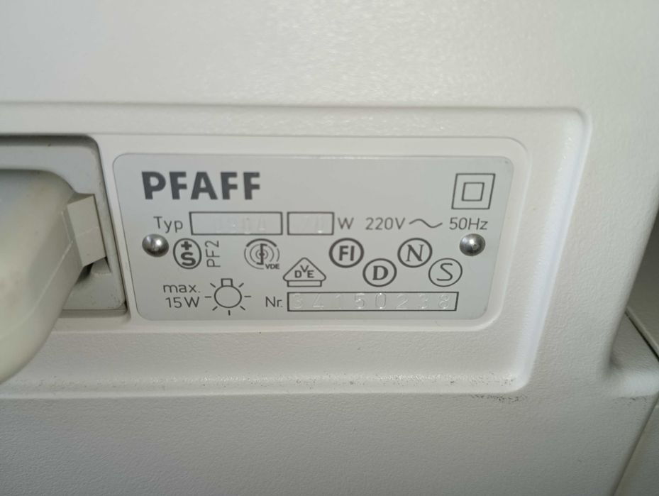 Maszyna do szycia Pfaff 6087, stan dobry