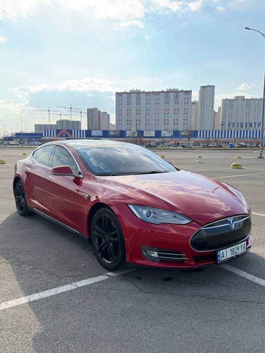 Tesla model S 85P