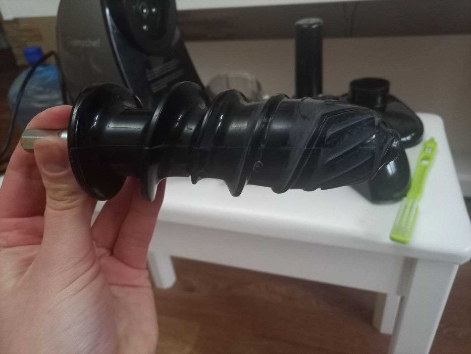 AMZCHEF cold press slow juicer - соковитискач