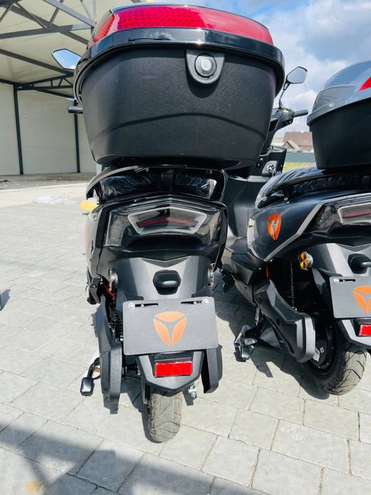 Електроскутер YADEA RN 2100w!графен