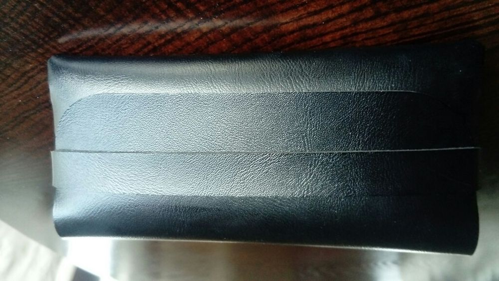 Eleganckie czarne okulary z etui