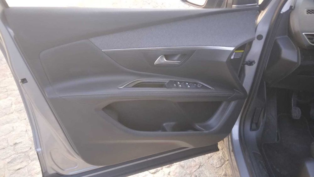 Peugeot 5008 1.5 BlueHDi Allure