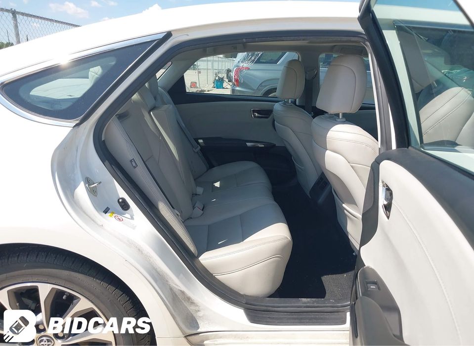 Toyota Avalon 2.5 гібрид