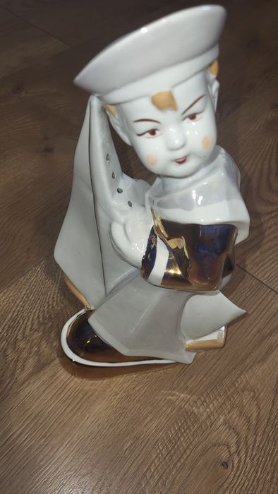 Stara figurka marynarza