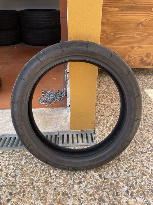 Bridgestone RS11