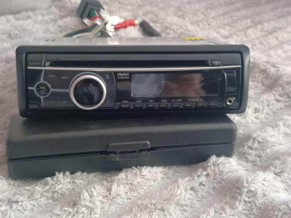 Używane radio samochodowe Clarion CZ202
