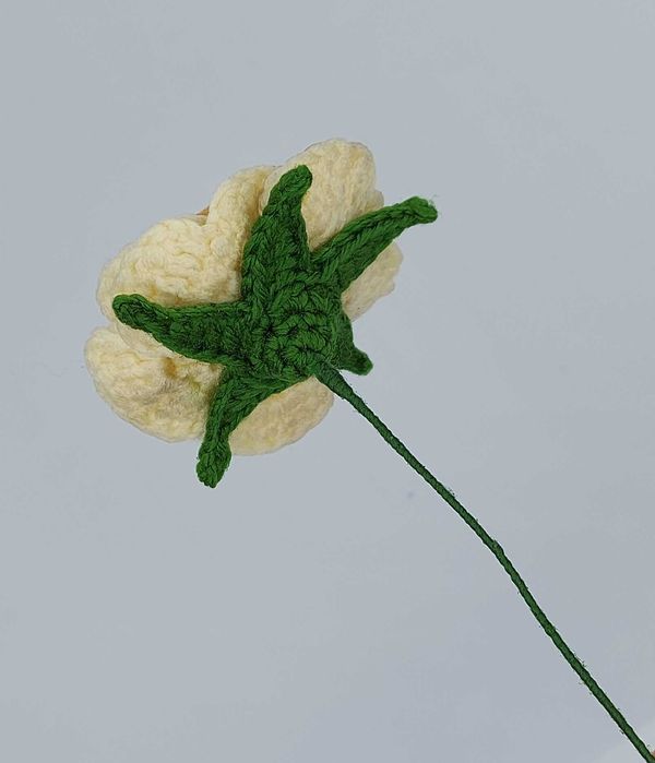 Flor em crochet feito à mão