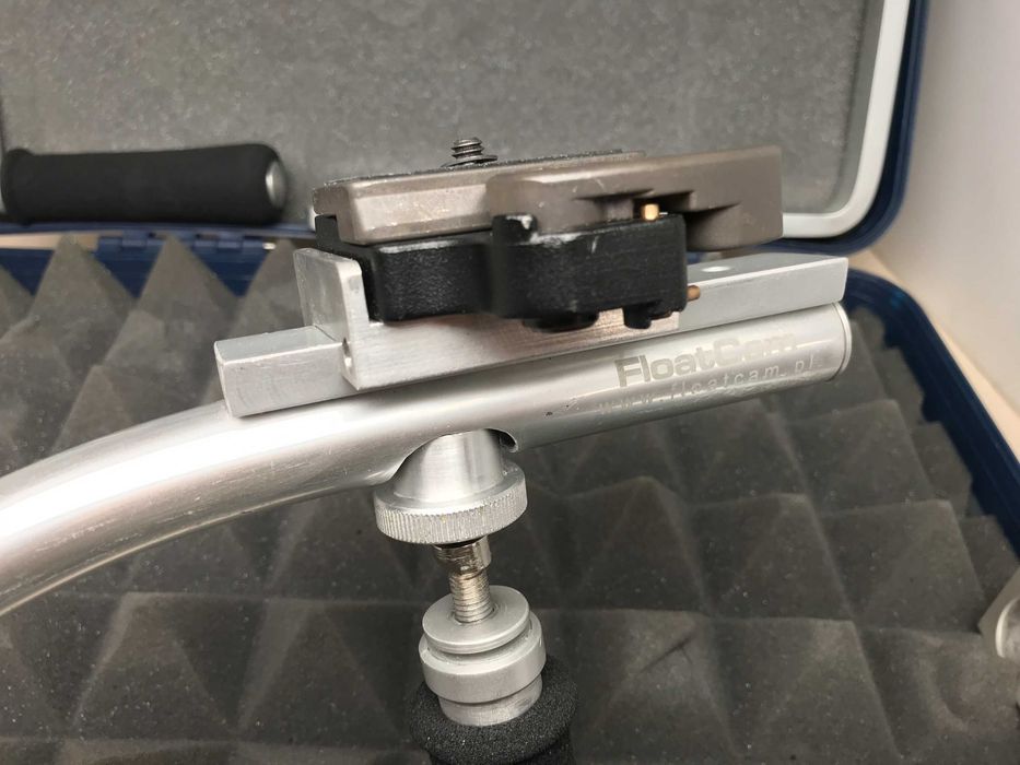 Mechaniczny grawitacyjny stabilizator obrazu kamery FloatCam (gimbal)