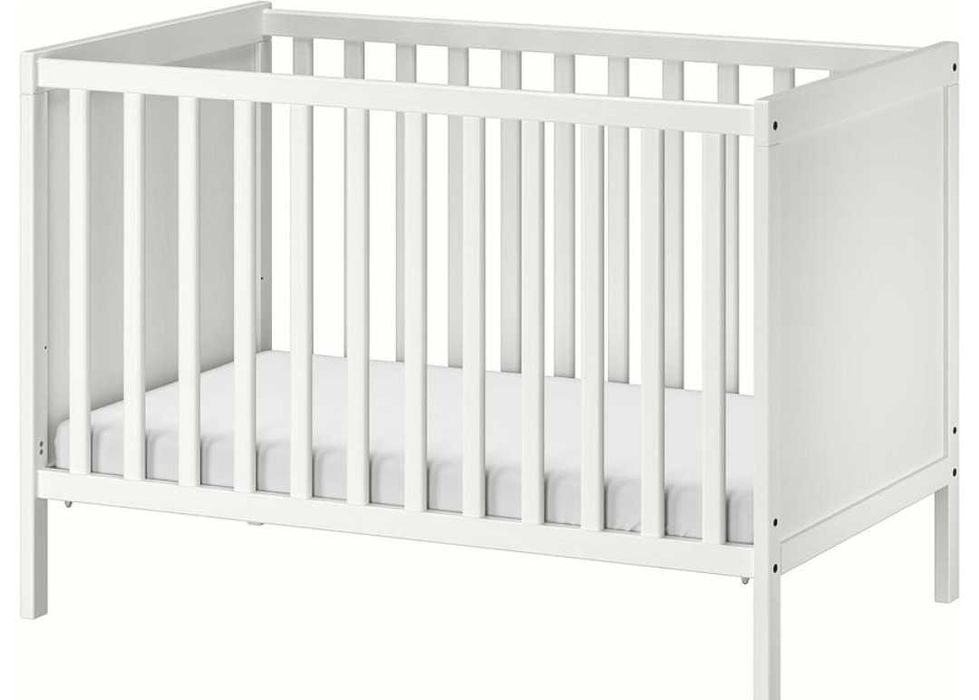Berço branco ikea