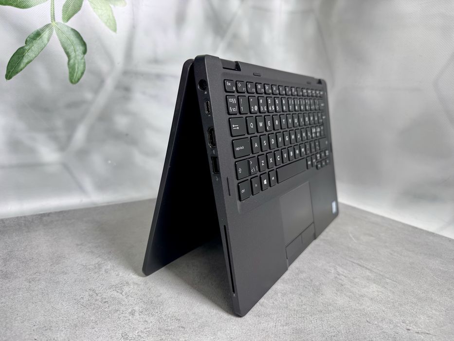 Ноутбук Dell Latitude 5300 2-in-1 / i5-8365U / 8GB / SSD 256GB / 13.3" FHD Touch / 2в1 трансформер