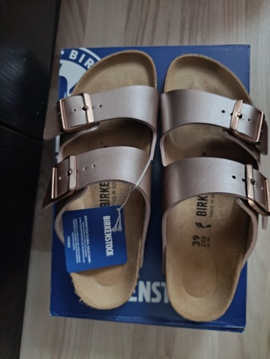 Sprzedam nowe klapki Birkenstock Arizona skórzane r.39 jasno różowe