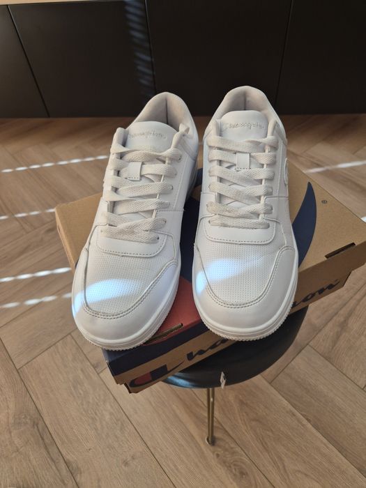Buty, sneakersy męskie 43 champion, jak nowe, białe
