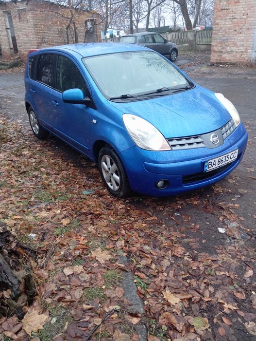 Автомобіль Нісан Ноут