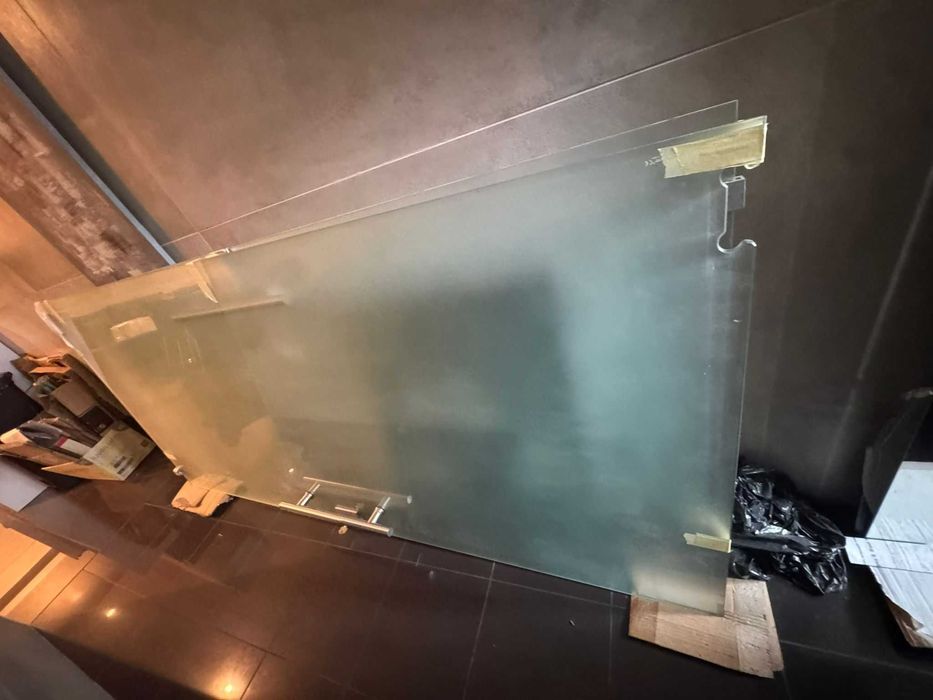 Porta de Vidro Bom Estado