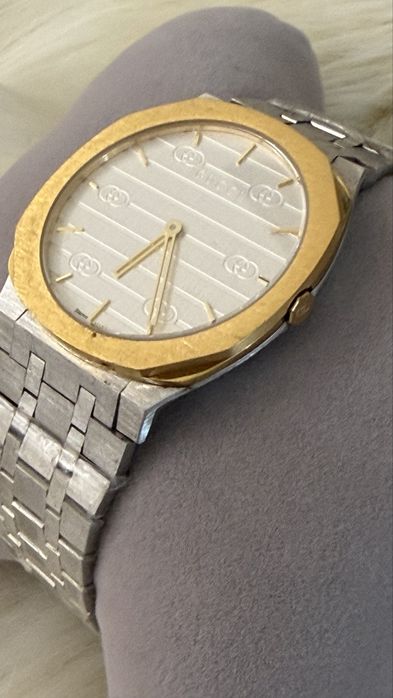 Gucci Zegarek 25H